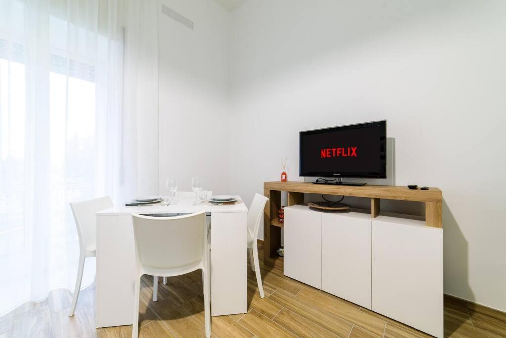 살레르노 Stazione Treni - Wi-Fi & Netflix Cozy Space 아파트 외부 사진