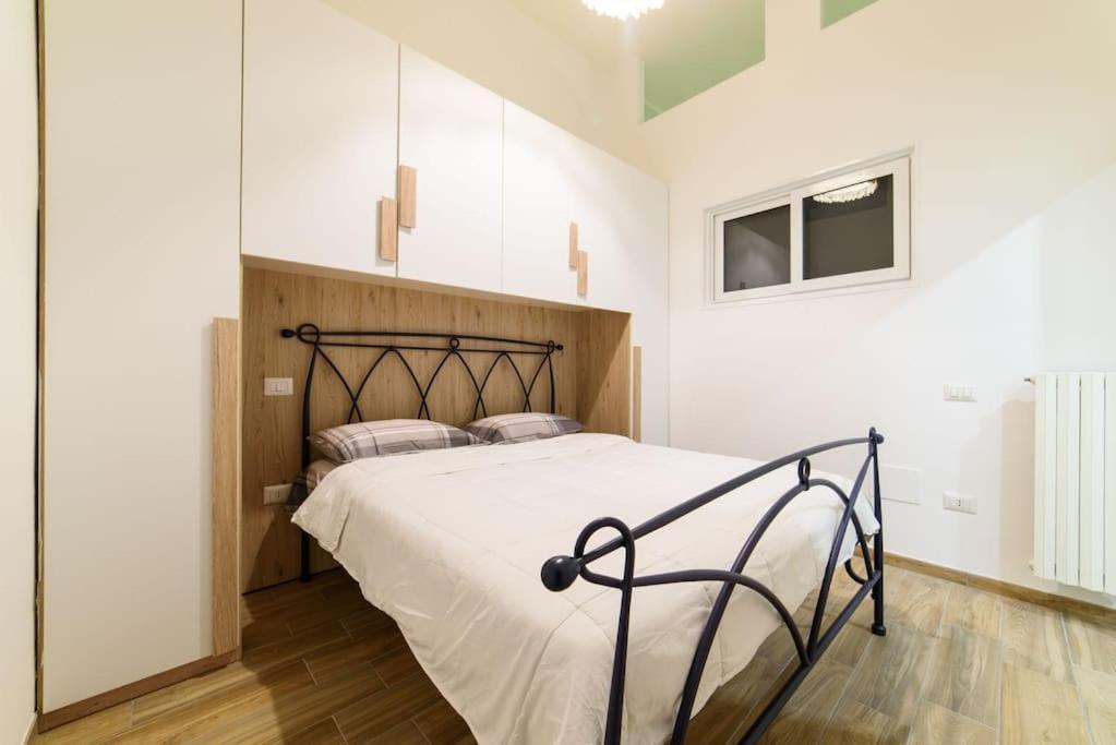 살레르노 Stazione Treni - Wi-Fi & Netflix Cozy Space 아파트 외부 사진